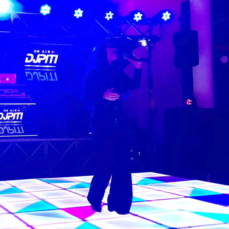 Eventos 19 Artistas en escena Up and Fun Fiesta corporativas